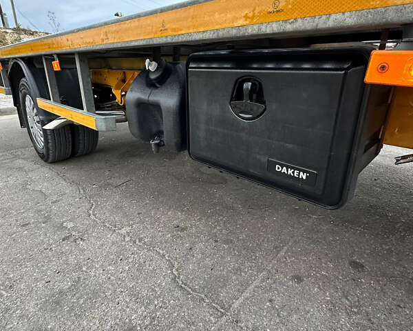Жовтий Форд Транзит, об'ємом двигуна 2.4 л та пробігом 333 тис. км за 13700 $, фото 6 на Automoto.ua