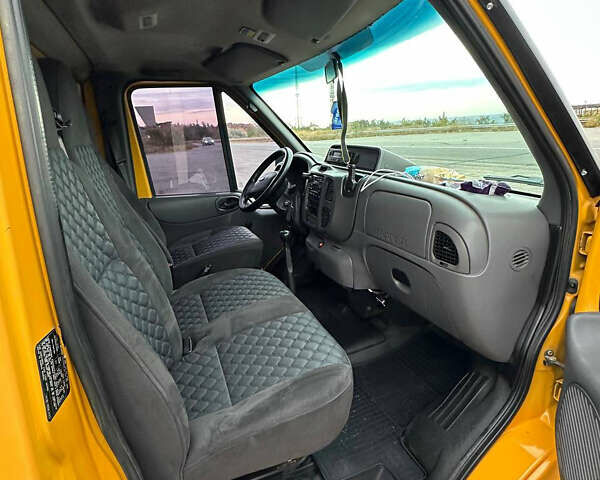 Форд Транзит 2003 в Харькове на Automoto.ua Желтый Форд Транзит, объемом двигателя 2.4 л и пробегом 0 тыс. км за 12900 $, фото 3 на Automoto.ua