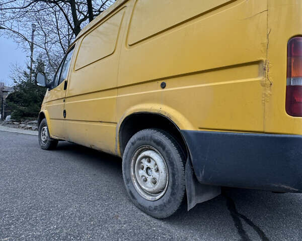 Желтый Форд Транзит, объемом двигателя 2.5 л и пробегом 622 тыс. км за 2300 $, фото 25 на Automoto.ua