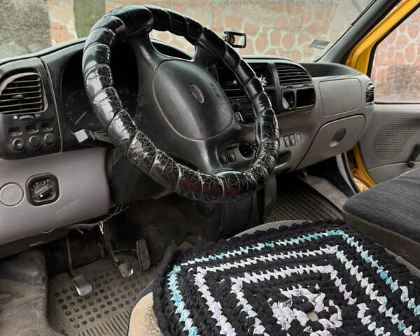 Желтый Форд Транзит, объемом двигателя 2.5 л и пробегом 622 тыс. км за 2300 $, фото 12 на Automoto.ua