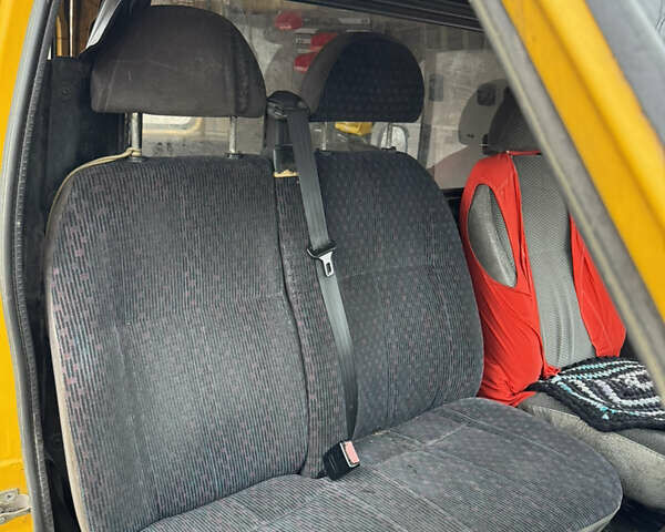 Желтый Форд Транзит, объемом двигателя 2.5 л и пробегом 622 тыс. км за 2300 $, фото 16 на Automoto.ua