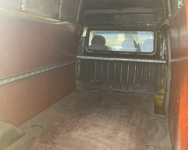 Желтый Форд Транзит, объемом двигателя 2.5 л и пробегом 600 тыс. км за 1800 $, фото 1 на Automoto.ua