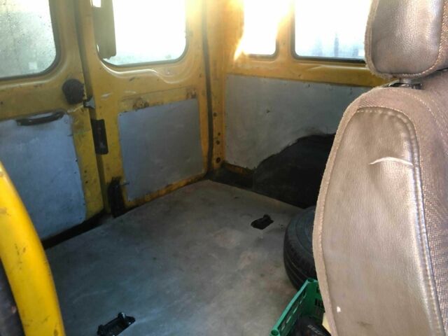 Желтый Форд Транзит, объемом двигателя 2 л и пробегом 300 тыс. км за 4300 $, фото 4 на Automoto.ua