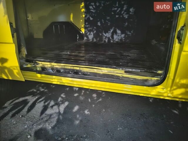 Желтый Форд Транзит, объемом двигателя 2 л и пробегом 280 тыс. км за 4550 $, фото 5 на Automoto.ua
