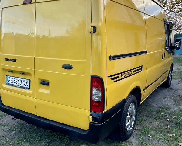 Желтый Форд Транзит, объемом двигателя 2.2 л и пробегом 430 тыс. км за 6850 $, фото 4 на Automoto.ua