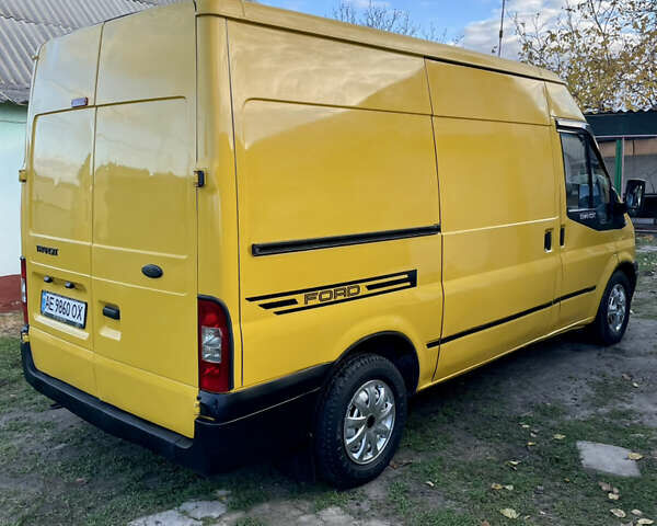 Желтый Форд Транзит, объемом двигателя 2.2 л и пробегом 430 тыс. км за 6850 $, фото 3 на Automoto.ua