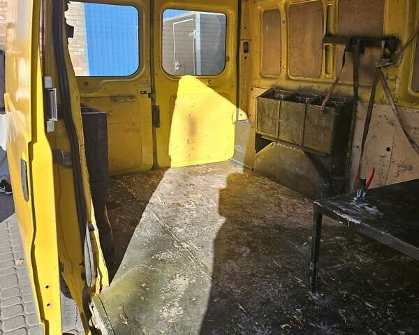 Желтый Форд Транзит, объемом двигателя 2.2 л и пробегом 400 тыс. км за 7400 $, фото 5 на Automoto.ua