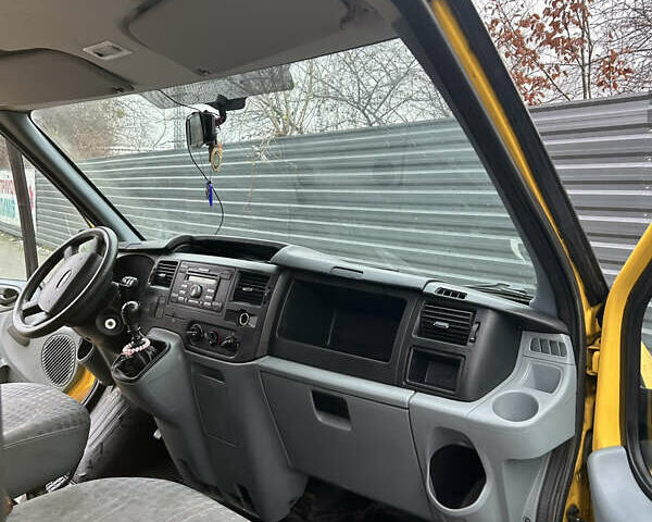 Жовтий Форд Транзит, об'ємом двигуна 2.2 л та пробігом 278 тис. км за 8200 $, фото 8 на Automoto.ua