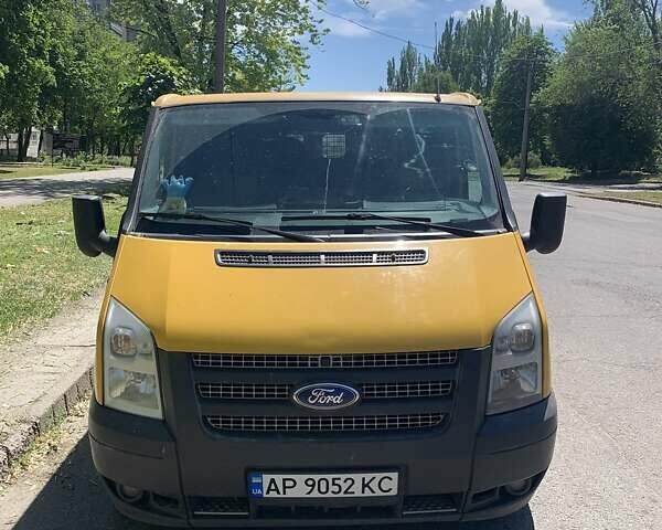 Желтый Форд Транзит, объемом двигателя 2.2 л и пробегом 320 тыс. км за 9000 $, фото 4 на Automoto.ua