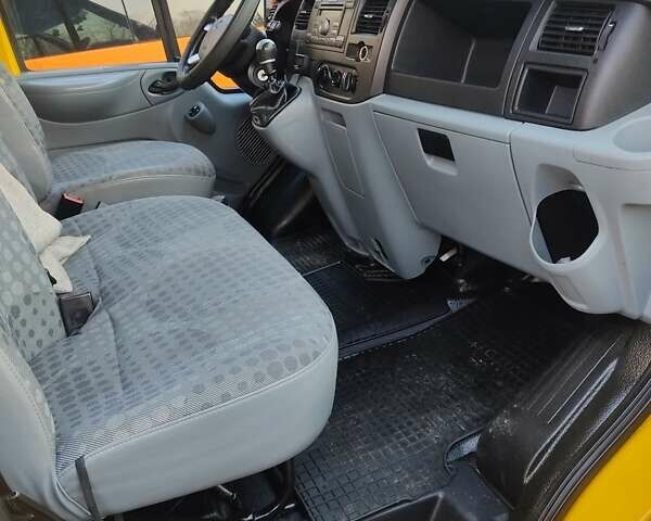 Желтый Форд Транзит, объемом двигателя 2.2 л и пробегом 320 тыс. км за 9000 $, фото 9 на Automoto.ua