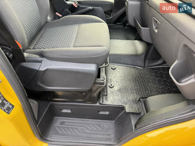 Жовтий Форд Транзит, об'ємом двигуна 2 л та пробігом 214 тис. км за 15300 $, фото 46 на Automoto.ua