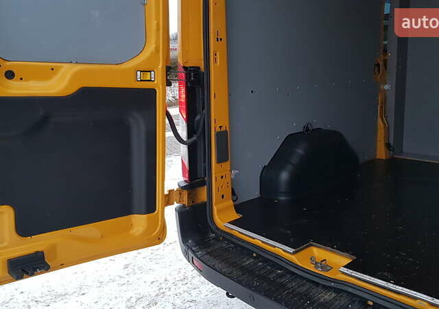 Желтый Форд Транзит, объемом двигателя 2 л и пробегом 230 тыс. км за 18800 $, фото 34 на Automoto.ua