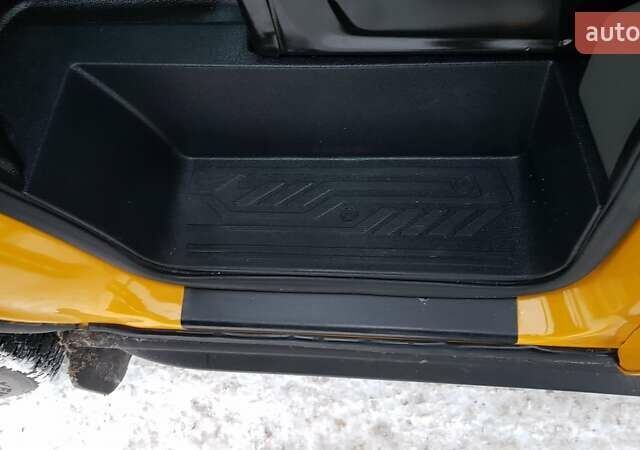 Желтый Форд Транзит, объемом двигателя 2 л и пробегом 230 тыс. км за 18800 $, фото 26 на Automoto.ua