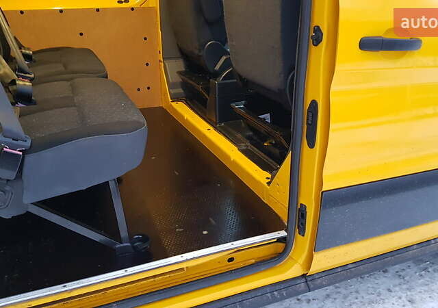 Желтый Форд Транзит, объемом двигателя 2 л и пробегом 230 тыс. км за 18800 $, фото 40 на Automoto.ua