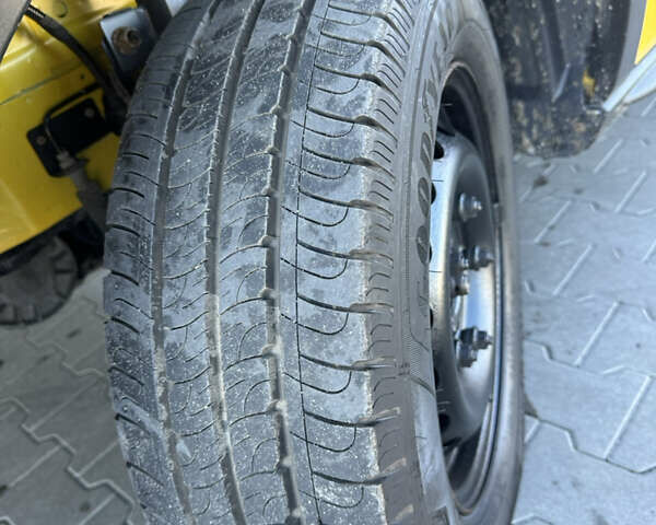 Жовтий Форд Транзит, об'ємом двигуна 2 л та пробігом 204 тис. км за 15150 $, фото 32 на Automoto.ua