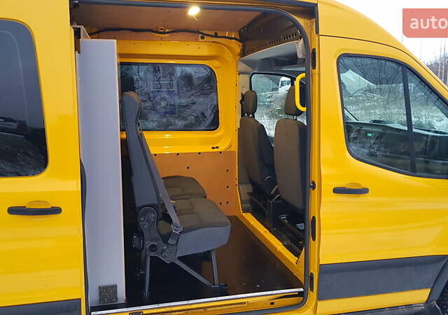 Желтый Форд Транзит, объемом двигателя 2 л и пробегом 230 тыс. км за 18800 $, фото 4 на Automoto.ua