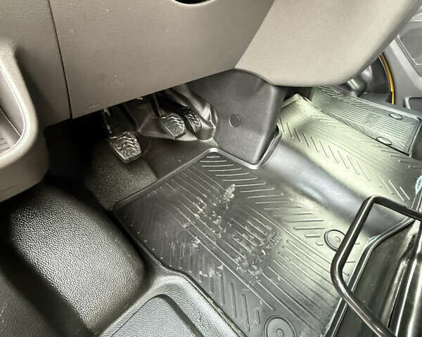 Жовтий Форд Транзит, об'ємом двигуна 2 л та пробігом 245 тис. км за 16000 $, фото 45 на Automoto.ua