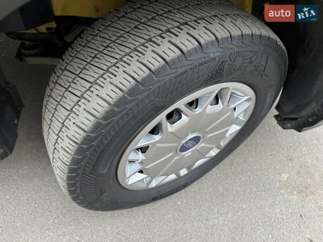 Желтый Форд Транзит, объемом двигателя 2 л и пробегом 270 тыс. км за 15200 $, фото 46 на Automoto.ua