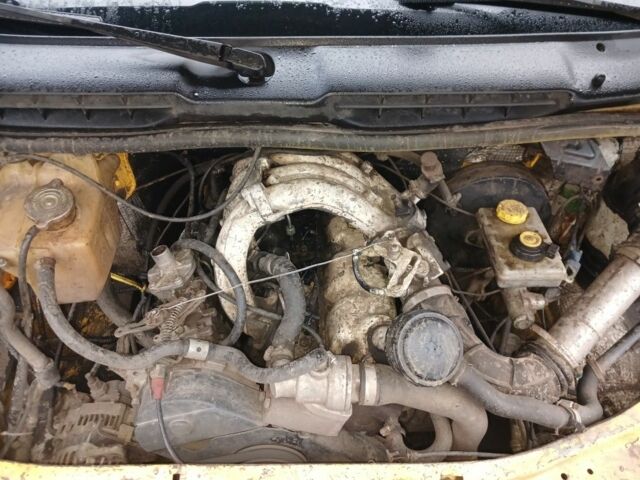 Желтый Форд Транзит, объемом двигателя 2.5 л и пробегом 35 тыс. км за 2000 $, фото 7 на Automoto.ua