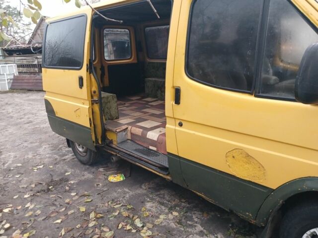 Желтый Форд Транзит, объемом двигателя 2.5 л и пробегом 35 тыс. км за 2000 $, фото 4 на Automoto.ua