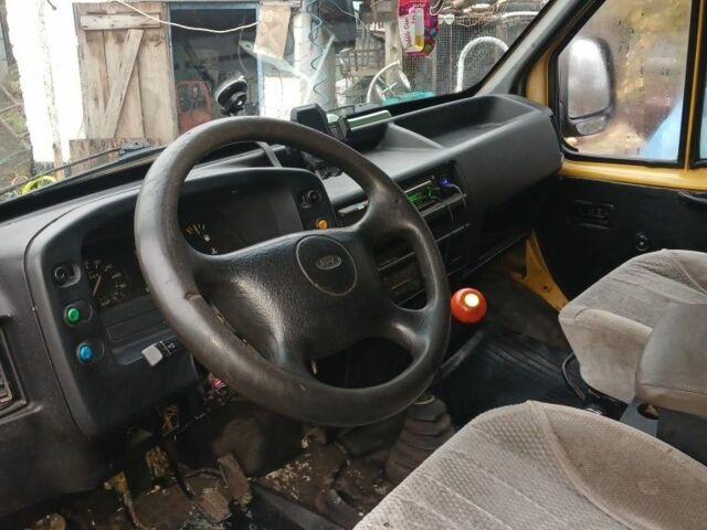 Желтый Форд Транзит, объемом двигателя 2.5 л и пробегом 35 тыс. км за 2000 $, фото 6 на Automoto.ua