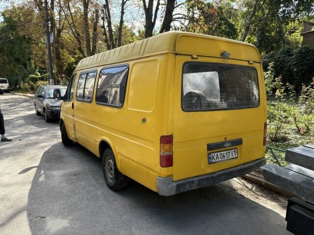 Желтый Форд Транзит, объемом двигателя 2.5 л и пробегом 350 тыс. км за 1950 $, фото 2 на Automoto.ua