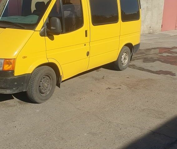 Желтый Форд Транзит, объемом двигателя 0 л и пробегом 500 тыс. км за 3800 $, фото 1 на Automoto.ua