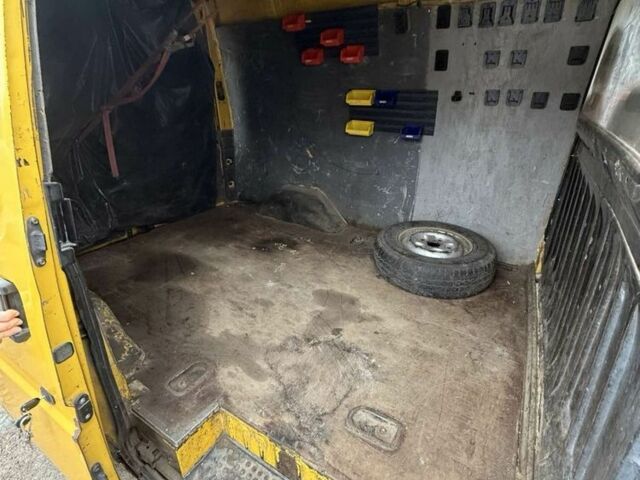 Желтый Форд Транзит, объемом двигателя 2.5 л и пробегом 100 тыс. км за 1800 $, фото 6 на Automoto.ua