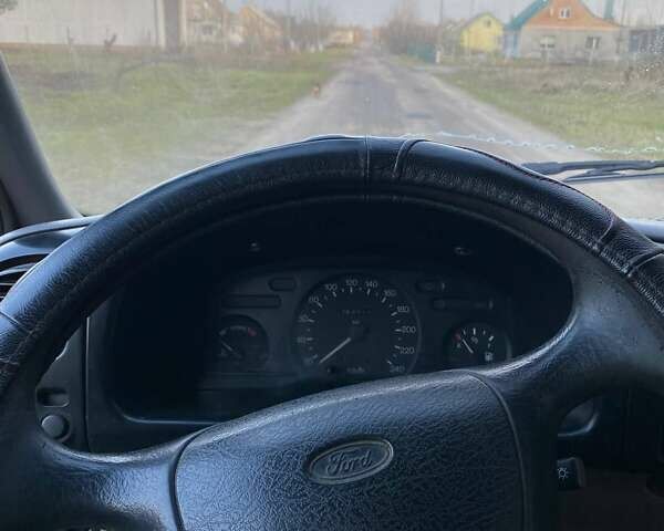Желтый Форд Транзит, объемом двигателя 2.5 л и пробегом 150 тыс. км за 4500 $, фото 4 на Automoto.ua