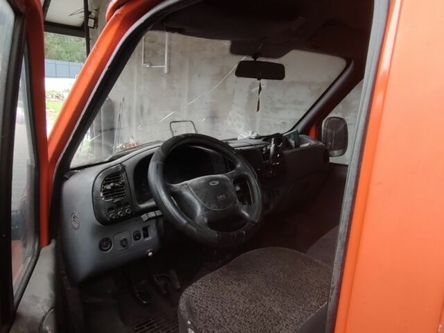 Желтый Форд Транзит, объемом двигателя 2.5 л и пробегом 10 тыс. км за 2100 $, фото 3 на Automoto.ua