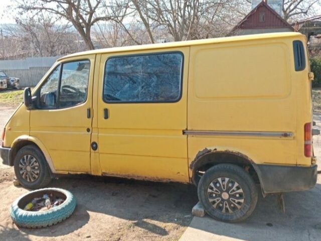 Желтый Форд Транзит, объемом двигателя 2.5 л и пробегом 325 тыс. км за 1300 $, фото 1 на Automoto.ua