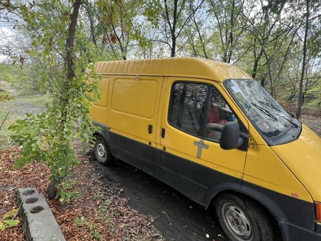 Желтый Форд Транзит, объемом двигателя 2.5 л и пробегом 212 тыс. км за 1200 $, фото 4 на Automoto.ua