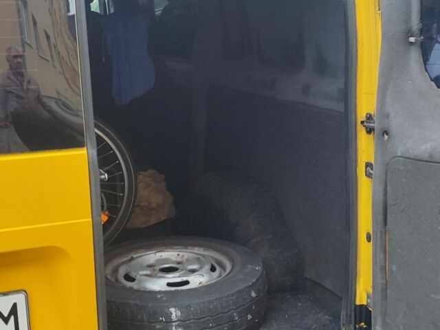 Жовтий Форд Транзит, об'ємом двигуна 2 л та пробігом 290 тис. км за 5787 $, фото 2 на Automoto.ua