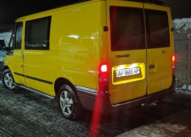 Желтый Форд Транзит, объемом двигателя 2 л и пробегом 350 тыс. км за 4500 $, фото 2 на Automoto.ua