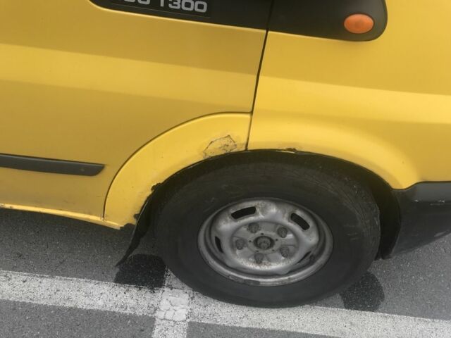 Желтый Форд Транзит, объемом двигателя 2 л и пробегом 312 тыс. км за 4000 $, фото 4 на Automoto.ua