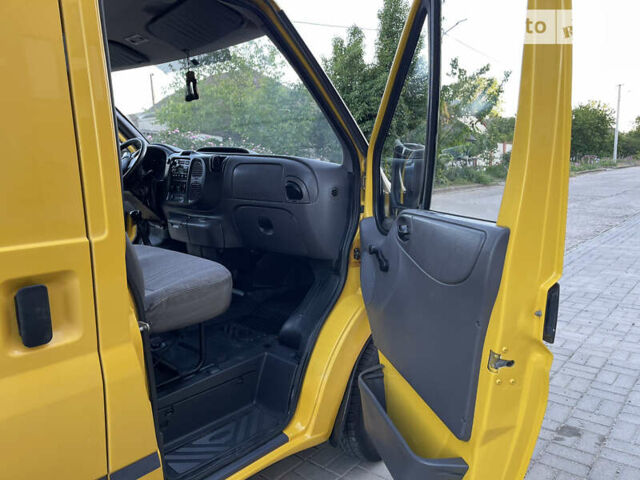 Желтый Форд Транзит, объемом двигателя 2 л и пробегом 240 тыс. км за 5700 $, фото 7 на Automoto.ua