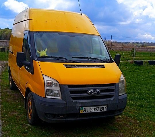 Желтый Форд Транзит, объемом двигателя 2.2 л и пробегом 200 тыс. км за 7600 $, фото 4 на Automoto.ua