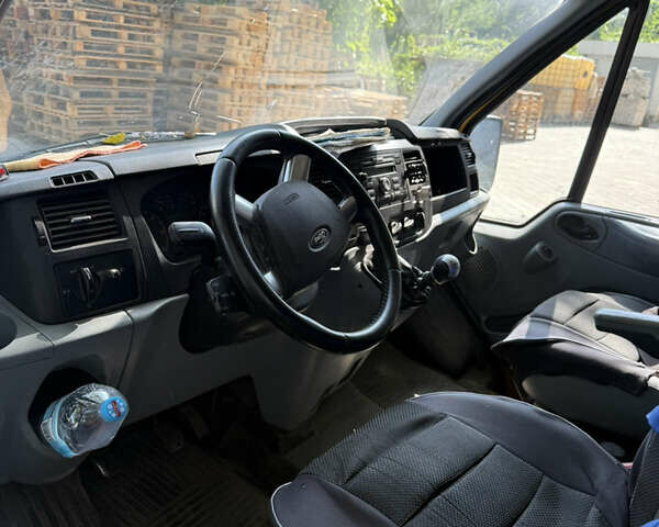 Желтый Форд Транзит, объемом двигателя 2.2 л и пробегом 270 тыс. км за 7500 $, фото 3 на Automoto.ua