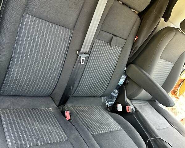 Желтый Форд Транзит, объемом двигателя 2 л и пробегом 150 тыс. км за 14999 $, фото 6 на Automoto.ua