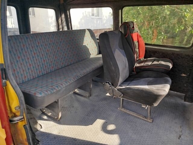 Желтый Форд Транзит, объемом двигателя 2.5 л и пробегом 479 тыс. км за 2542 $, фото 2 на Automoto.ua