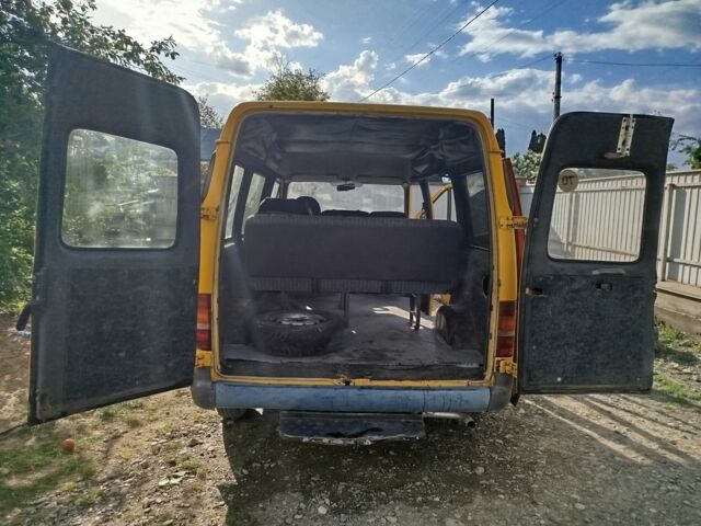 Желтый Форд Транзит, объемом двигателя 2.5 л и пробегом 479 тыс. км за 2542 $, фото 3 на Automoto.ua