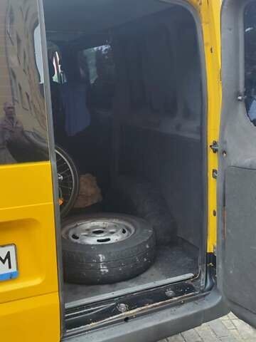 Желтый Форд Транзит, объемом двигателя 2 л и пробегом 290 тыс. км за 6296 $, фото 3 на Automoto.ua