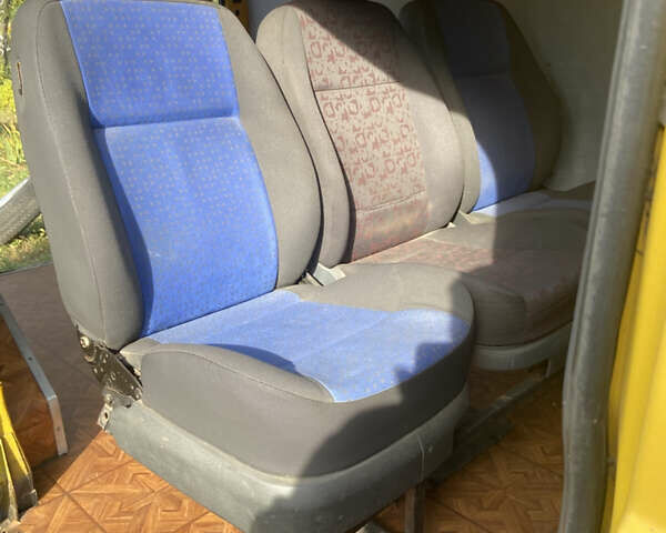 Желтый Форд Транзит, объемом двигателя 2 л и пробегом 300 тыс. км за 5200 $, фото 5 на Automoto.ua