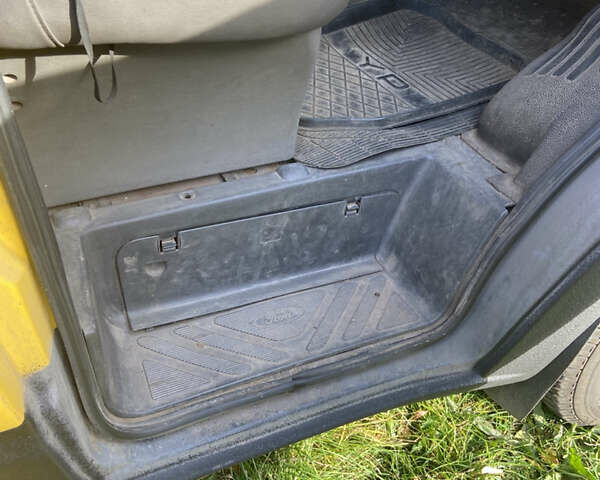 Желтый Форд Транзит, объемом двигателя 2 л и пробегом 300 тыс. км за 5200 $, фото 14 на Automoto.ua