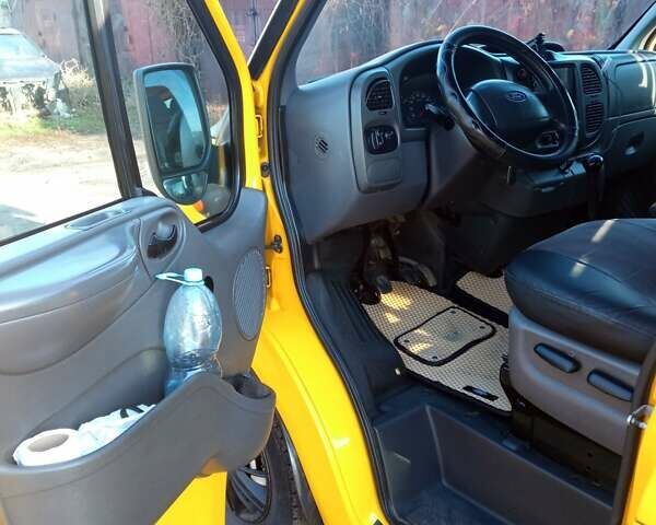 Желтый Форд Транзит, объемом двигателя 2 л и пробегом 458 тыс. км за 5200 $, фото 4 на Automoto.ua