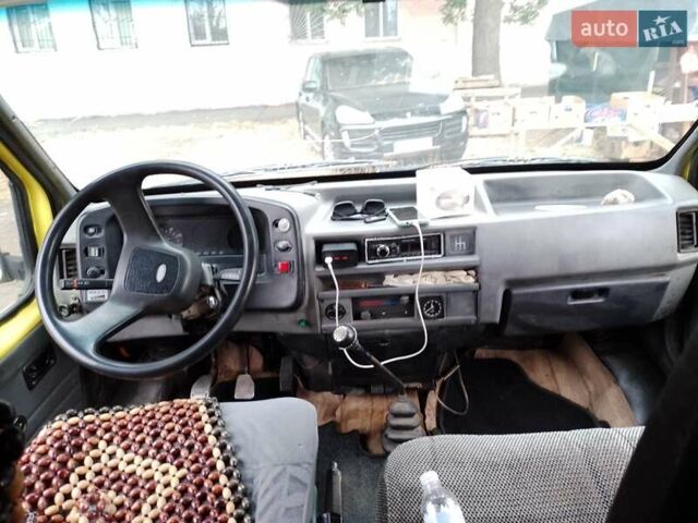 Желтый Форд Транзит, объемом двигателя 2 л и пробегом 111 тыс. км за 1800 $, фото 5 на Automoto.ua