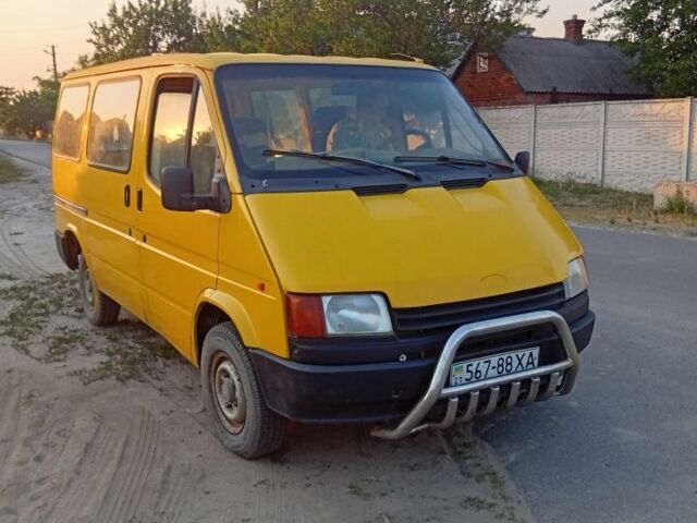 Желтый Форд Транзит, объемом двигателя 2 л и пробегом 400 тыс. км за 2500 $, фото 17 на Automoto.ua