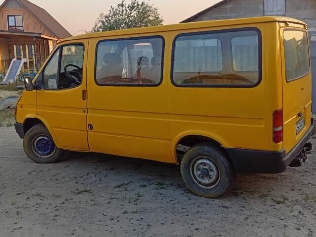 Желтый Форд Транзит, объемом двигателя 2 л и пробегом 400 тыс. км за 2500 $, фото 3 на Automoto.ua