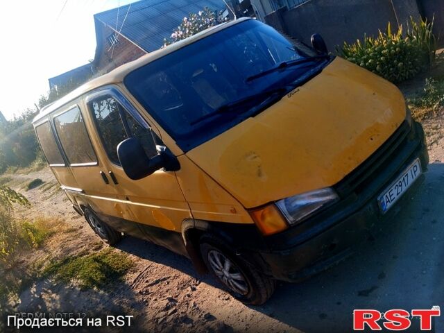 Жовтий Форд Транзит, об'ємом двигуна 2.5 л та пробігом 395 тис. км за 2500 $, фото 1 на Automoto.ua