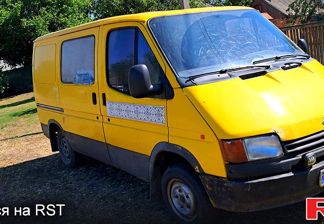 Жовтий Форд Транзит, об'ємом двигуна 2.5 л та пробігом 200 тис. км за 1800 $, фото 2 на Automoto.ua